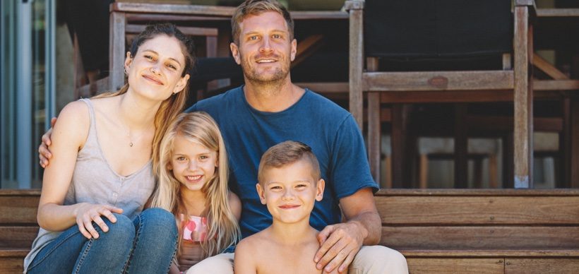 Aussie family portrait article image content