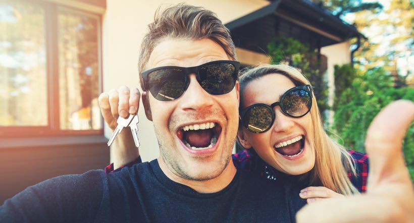 Selfie couple with keys article image content