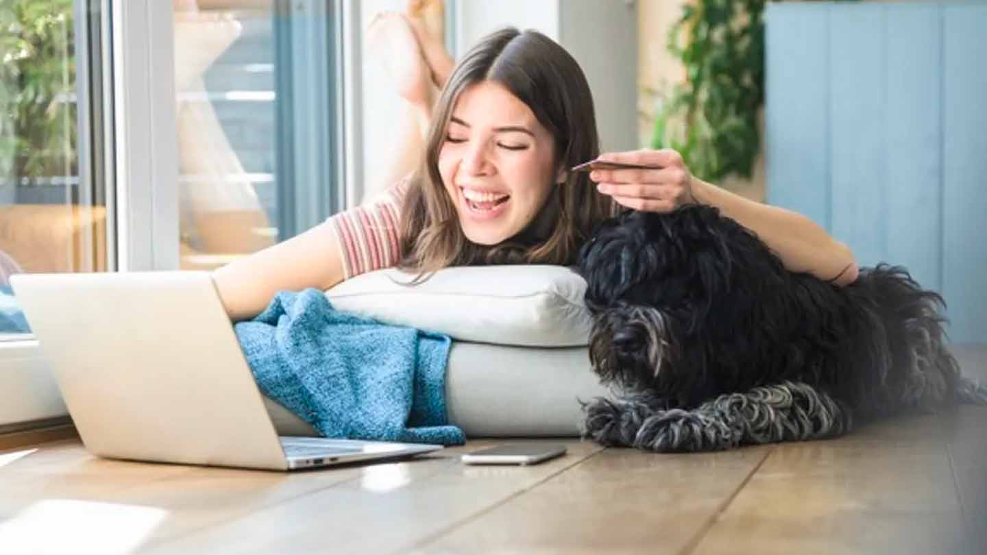 Online shopping could make us cashless by 2021 content