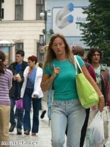 Consumer confidence improves in September