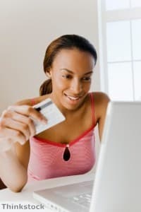 Aussies head online to buy goods, study shows