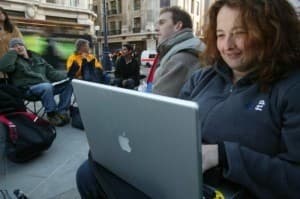 Apple Mac users 'more likely to shop online'