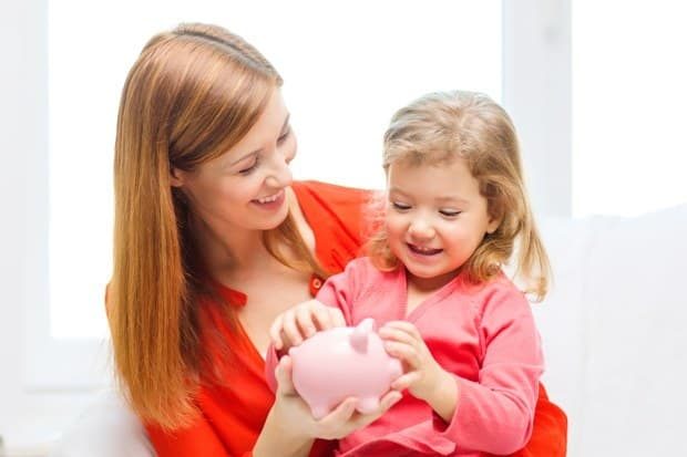 How to help children save money