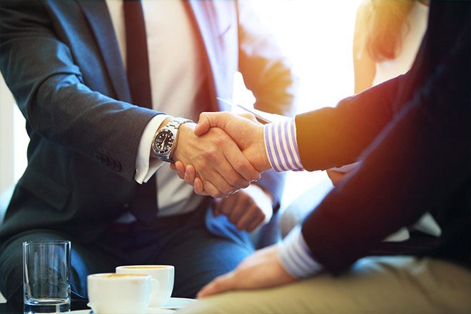 business-owners-trading-business-loan-application-tips