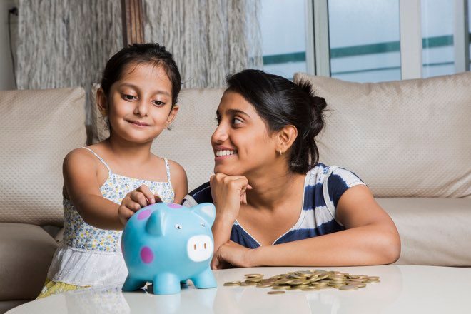Bank accounts for children - how to maintain kids savings motivation