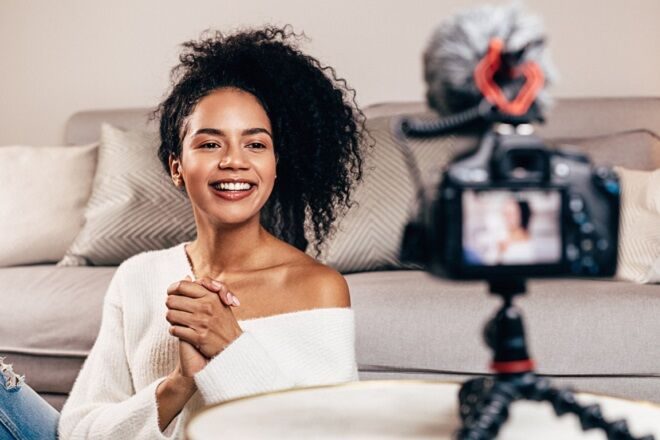 4 ways to turn your side hustle into a full time business