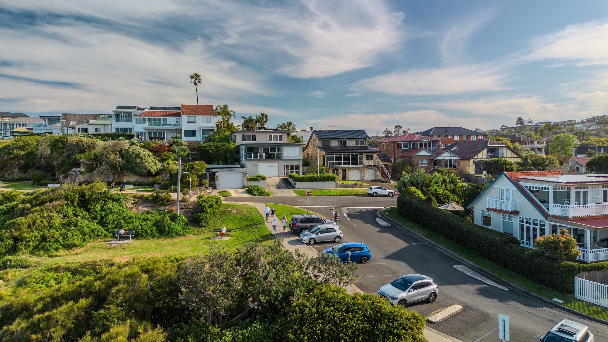 What is the average house deposit in Australia?