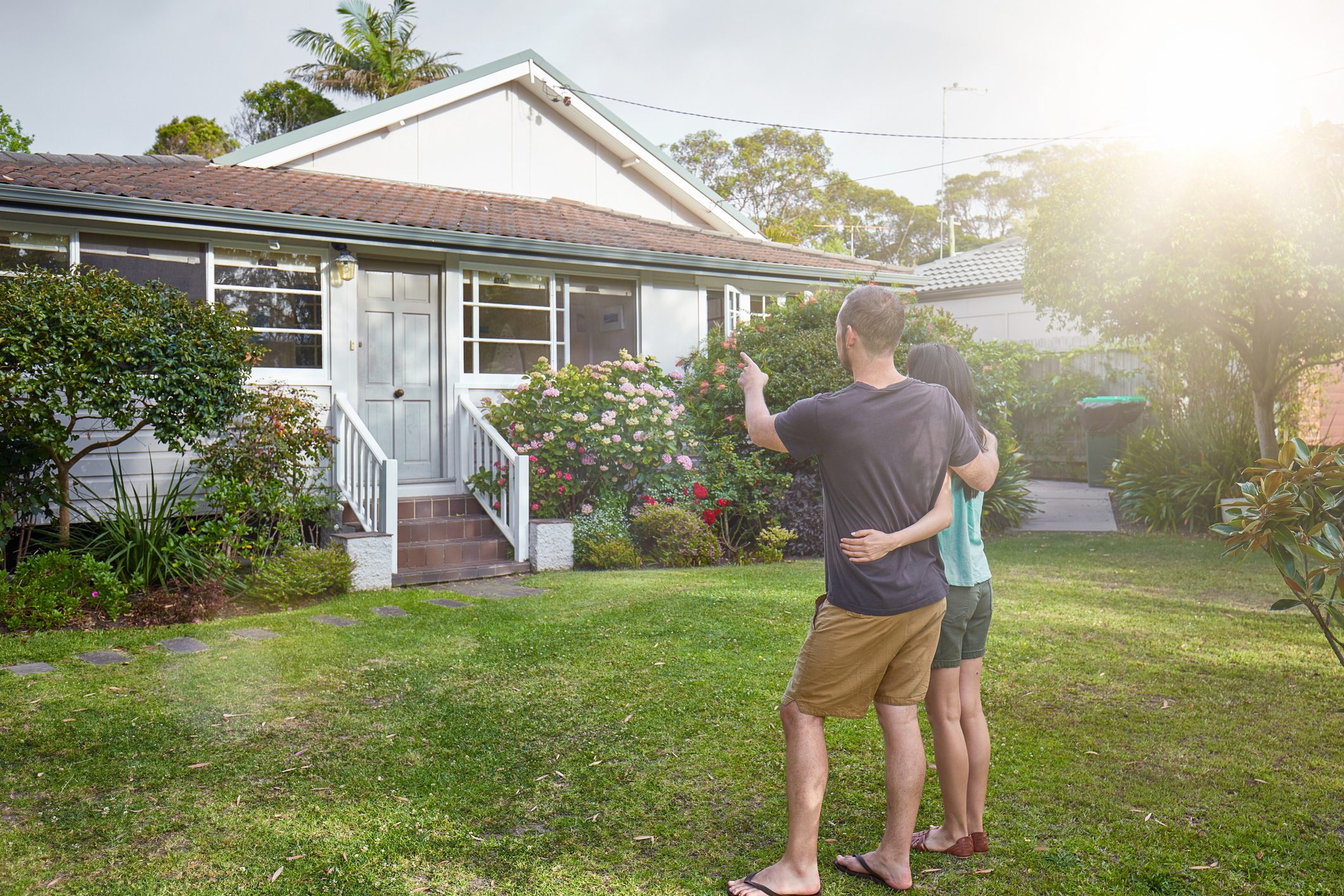 Mozo Live: RBA cuts cash rate to 3.85%, home loan cuts keep rolling in, productivity woes plague businesses